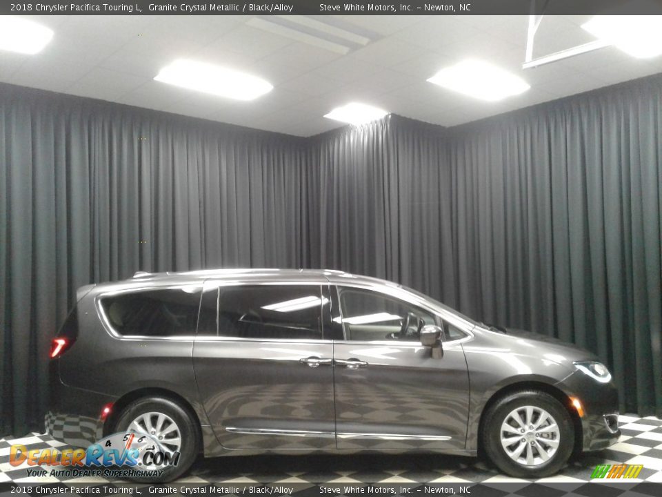 2018 Chrysler Pacifica Touring L Granite Crystal Metallic / Black/Alloy Photo #5