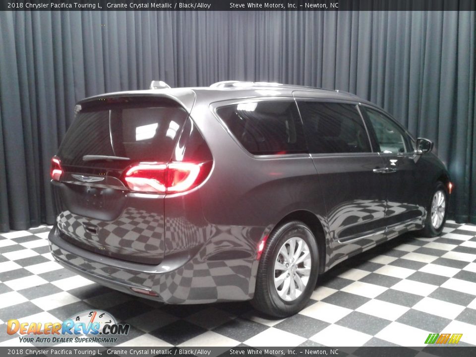 2018 Chrysler Pacifica Touring L Granite Crystal Metallic / Black/Alloy Photo #6