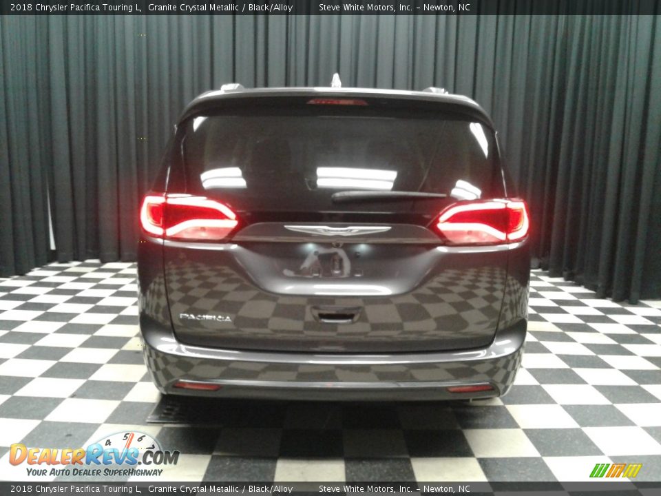 2018 Chrysler Pacifica Touring L Granite Crystal Metallic / Black/Alloy Photo #7