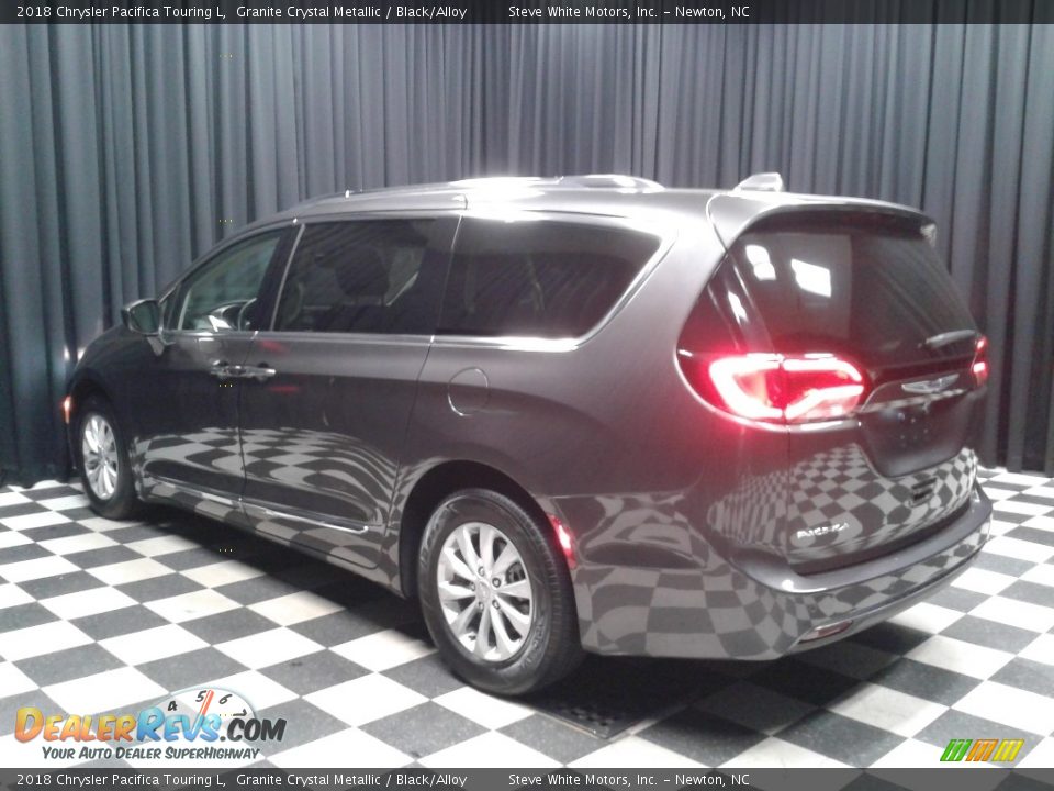 2018 Chrysler Pacifica Touring L Granite Crystal Metallic / Black/Alloy Photo #8