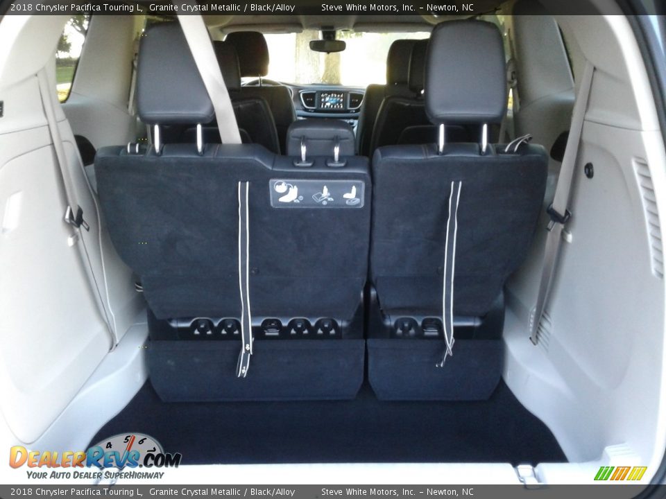 2018 Chrysler Pacifica Touring L Granite Crystal Metallic / Black/Alloy Photo #13