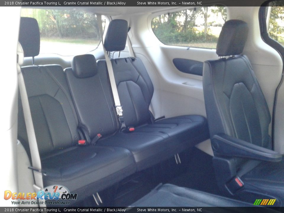 2018 Chrysler Pacifica Touring L Granite Crystal Metallic / Black/Alloy Photo #14