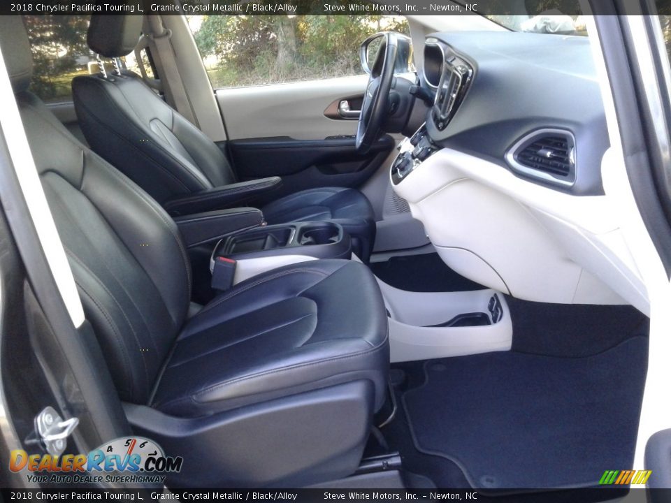 2018 Chrysler Pacifica Touring L Granite Crystal Metallic / Black/Alloy Photo #16