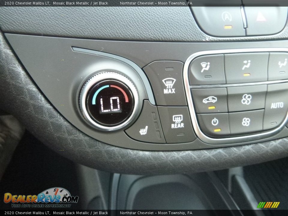 Controls of 2020 Chevrolet Malibu LT Photo #20