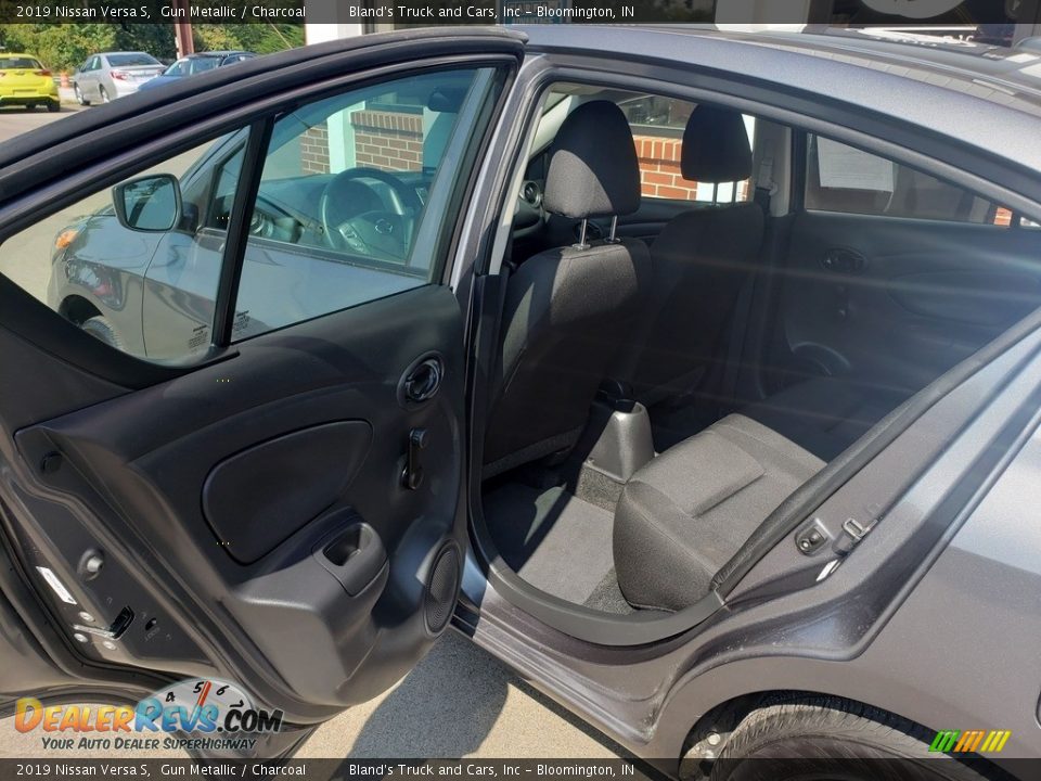 2019 Nissan Versa S Gun Metallic / Charcoal Photo #17