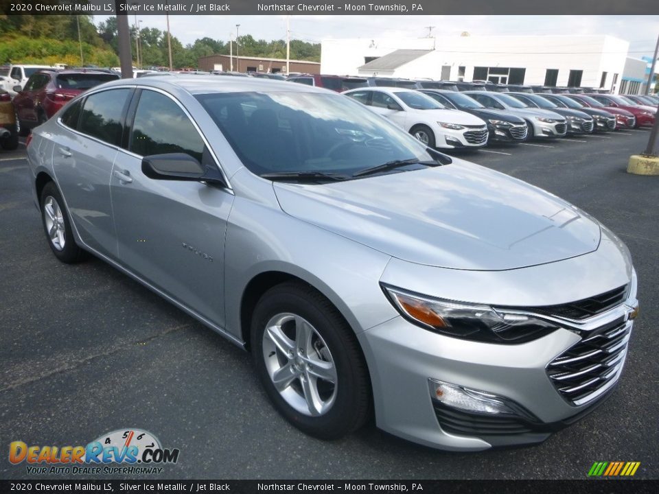 Front 3/4 View of 2020 Chevrolet Malibu LS Photo #7