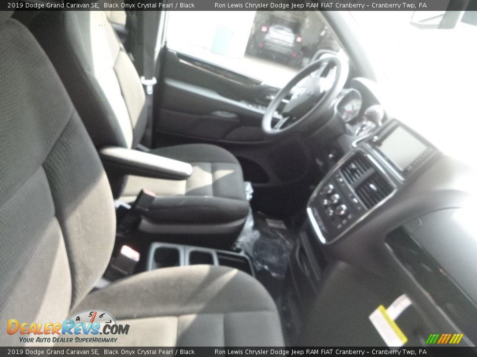 2019 Dodge Grand Caravan SE Black Onyx Crystal Pearl / Black Photo #7