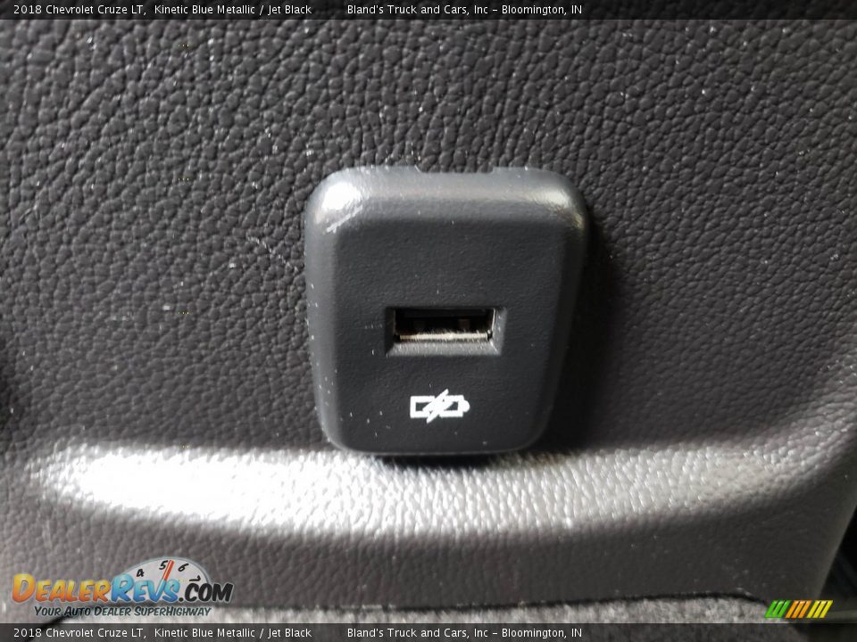 2018 Chevrolet Cruze LT Kinetic Blue Metallic / Jet Black Photo #29