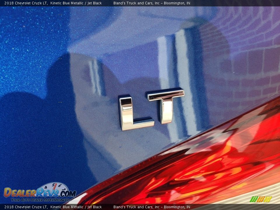 2018 Chevrolet Cruze LT Kinetic Blue Metallic / Jet Black Photo #32