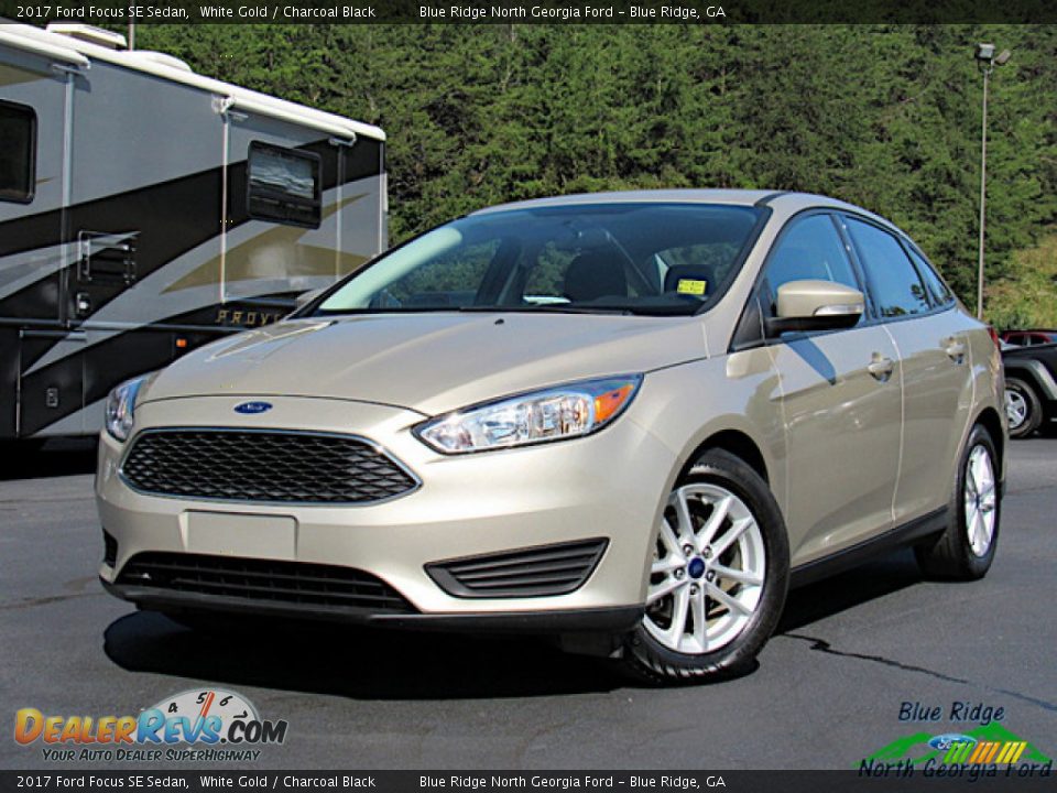 2017 Ford Focus SE Sedan White Gold / Charcoal Black Photo #1