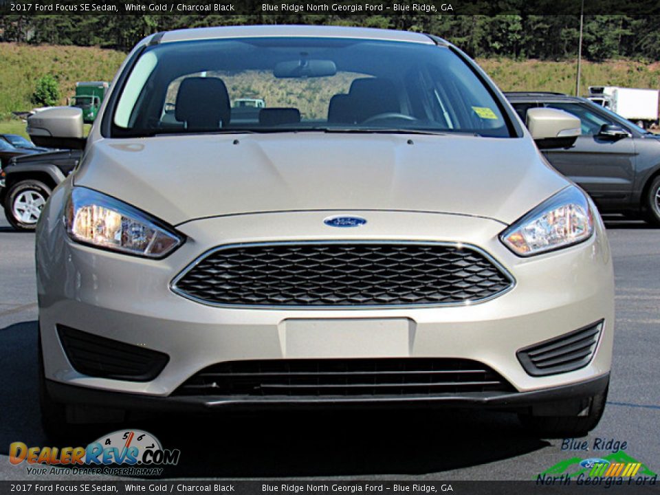 2017 Ford Focus SE Sedan White Gold / Charcoal Black Photo #8