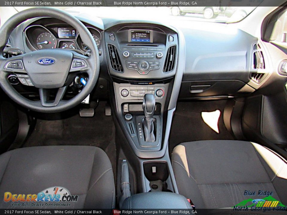2017 Ford Focus SE Sedan White Gold / Charcoal Black Photo #15