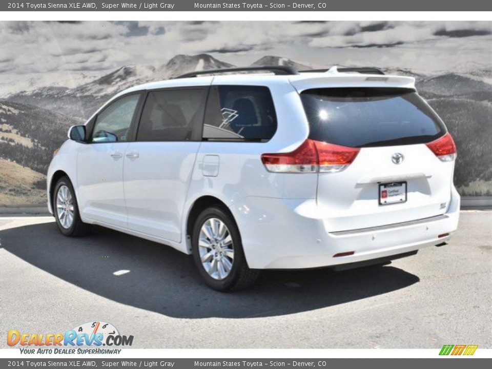 2014 Toyota Sienna XLE AWD Super White / Light Gray Photo #7