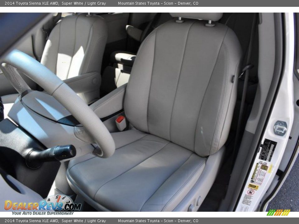 2014 Toyota Sienna XLE AWD Super White / Light Gray Photo #12