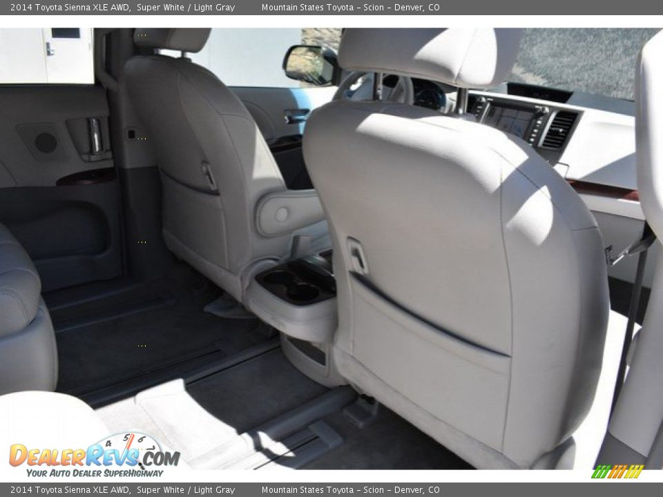 2014 Toyota Sienna XLE AWD Super White / Light Gray Photo #21