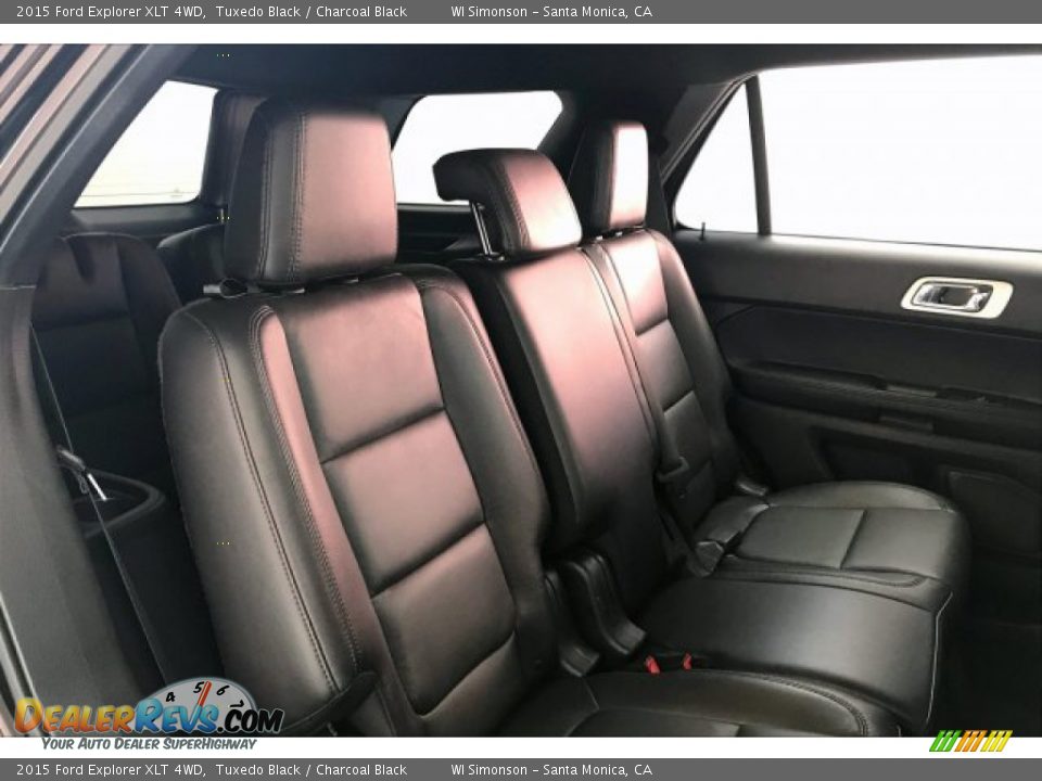 2015 Ford Explorer XLT 4WD Tuxedo Black / Charcoal Black Photo #13