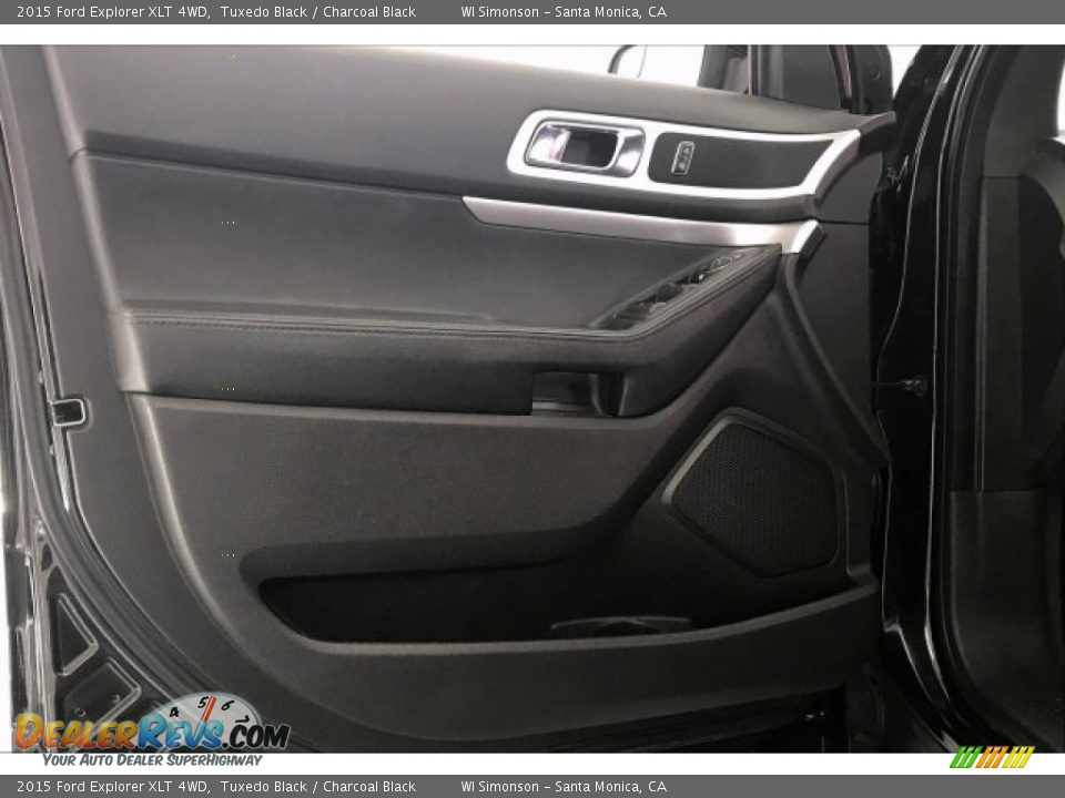2015 Ford Explorer XLT 4WD Tuxedo Black / Charcoal Black Photo #25