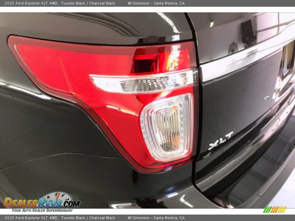 2015 Ford Explorer XLT 4WD Tuxedo Black / Charcoal Black Photo #26