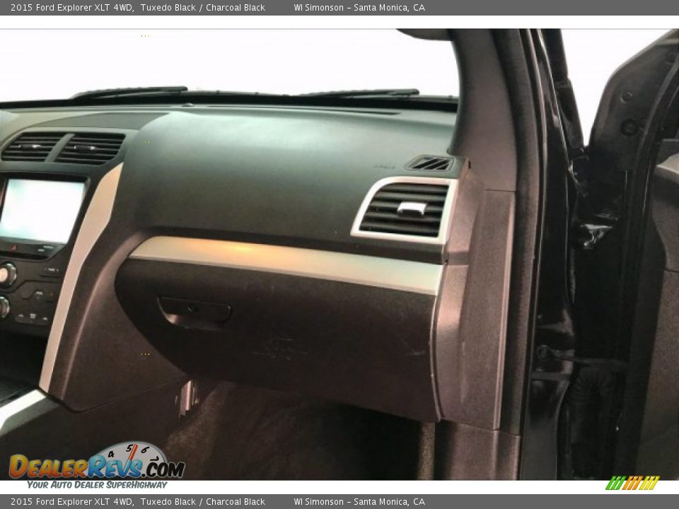 2015 Ford Explorer XLT 4WD Tuxedo Black / Charcoal Black Photo #28