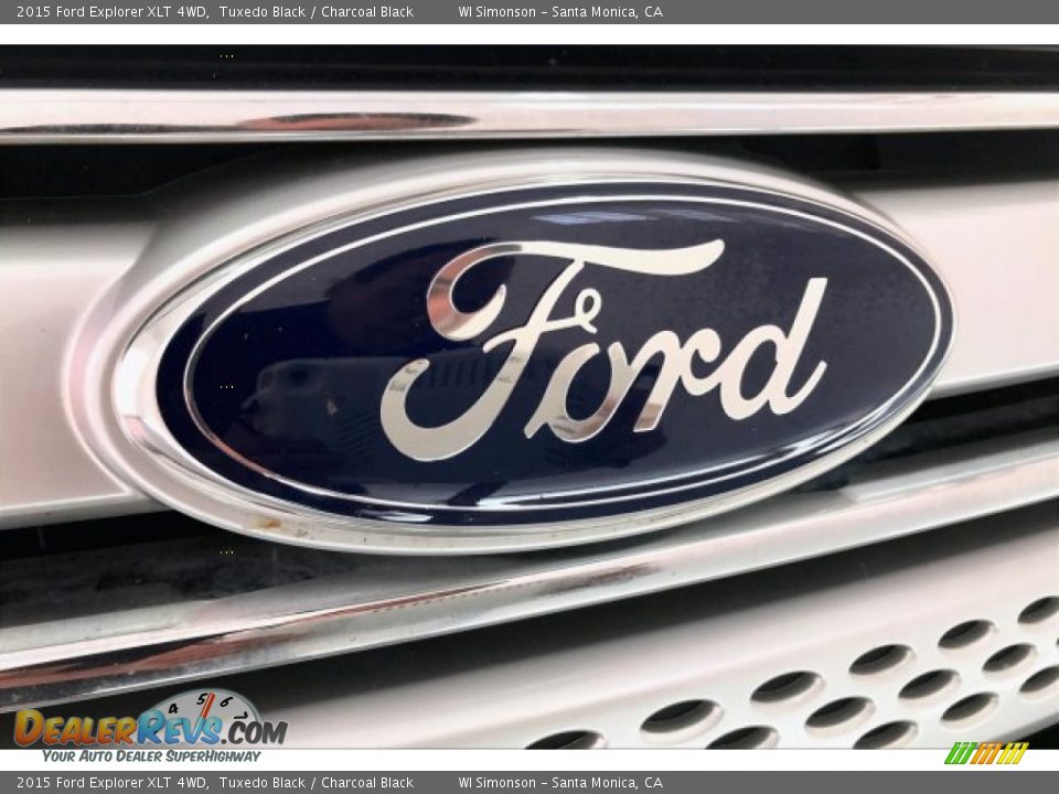 2015 Ford Explorer XLT 4WD Tuxedo Black / Charcoal Black Photo #32