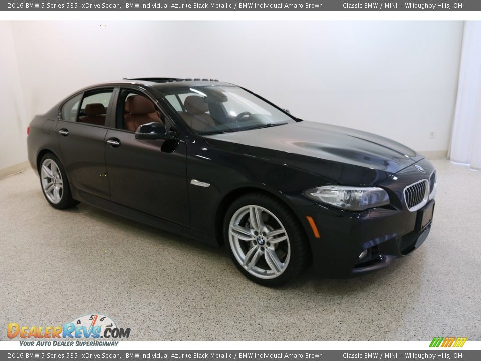 Front 3/4 View of 2016 BMW 5 Series 535i xDrive Sedan Photo #1