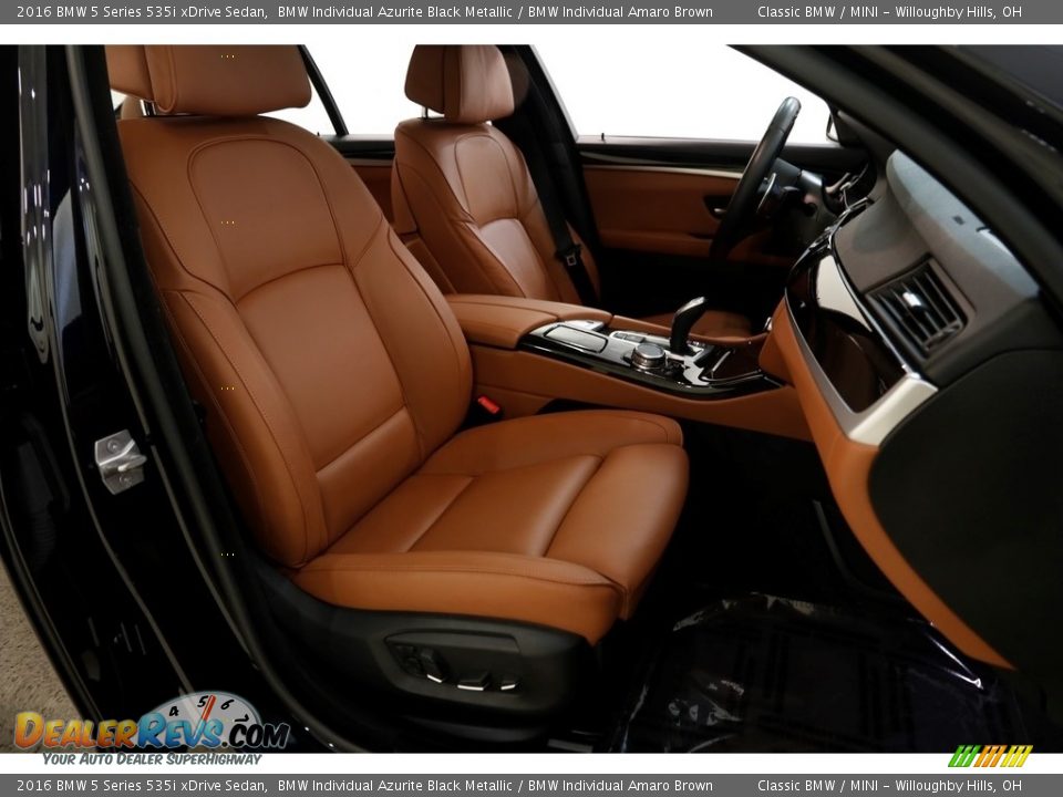 Front Seat of 2016 BMW 5 Series 535i xDrive Sedan Photo #12