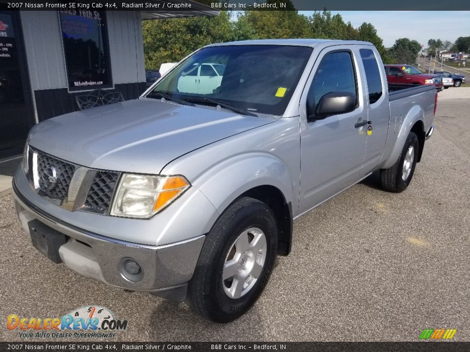 2007 Nissan Frontier SE King Cab 4x4 Radiant Silver / Graphite Photo #9