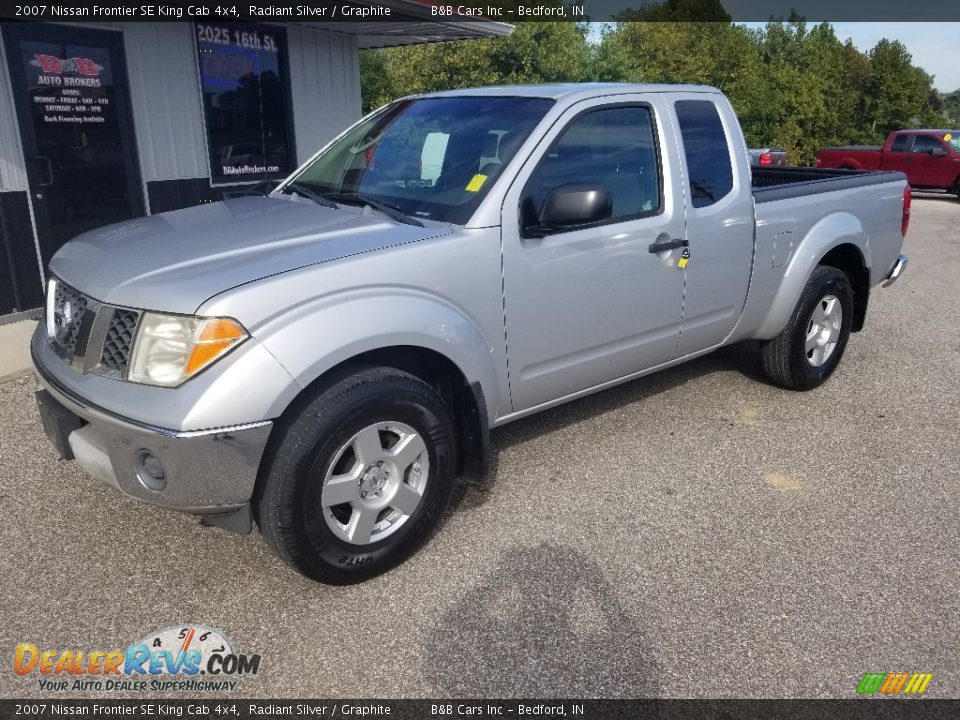 2007 Nissan Frontier SE King Cab 4x4 Radiant Silver / Graphite Photo #10