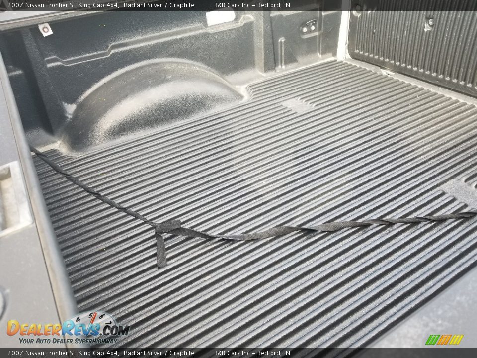 2007 Nissan Frontier SE King Cab 4x4 Radiant Silver / Graphite Photo #11