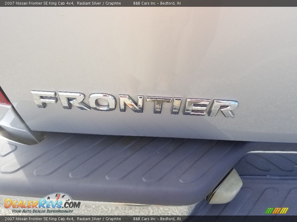 2007 Nissan Frontier SE King Cab 4x4 Radiant Silver / Graphite Photo #12