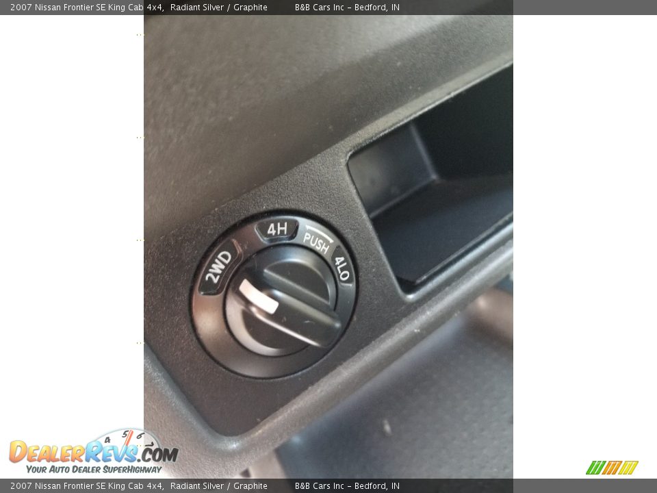 2007 Nissan Frontier SE King Cab 4x4 Radiant Silver / Graphite Photo #20