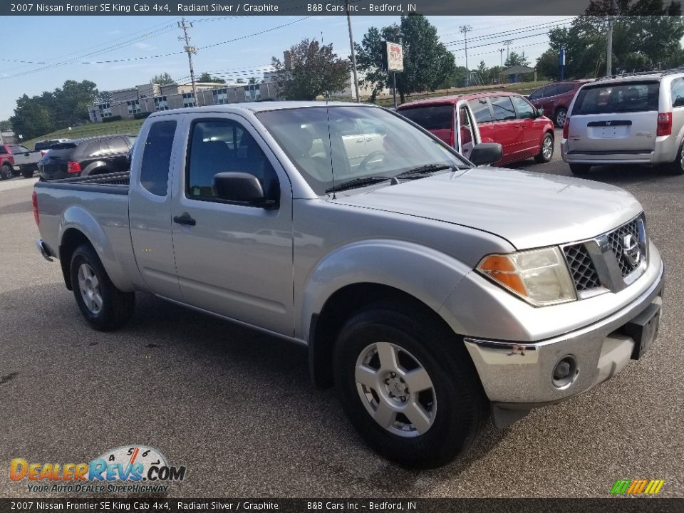 2007 Nissan Frontier SE King Cab 4x4 Radiant Silver / Graphite Photo #26