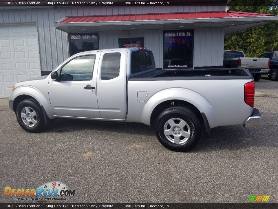2007 Nissan Frontier SE King Cab 4x4 Radiant Silver / Graphite Photo #29