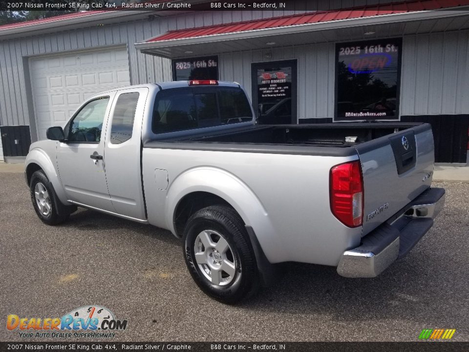 2007 Nissan Frontier SE King Cab 4x4 Radiant Silver / Graphite Photo #30