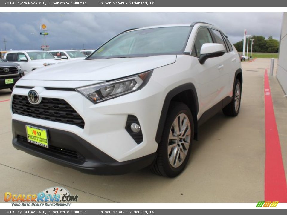 2019 Toyota RAV4 XLE Super White / Nutmeg Photo #3