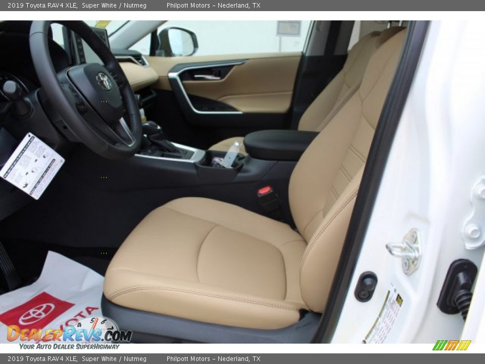 2019 Toyota RAV4 XLE Super White / Nutmeg Photo #9