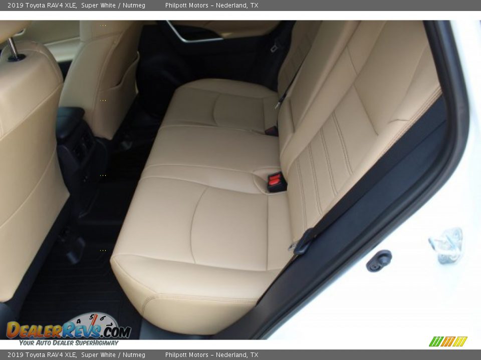 2019 Toyota RAV4 XLE Super White / Nutmeg Photo #19