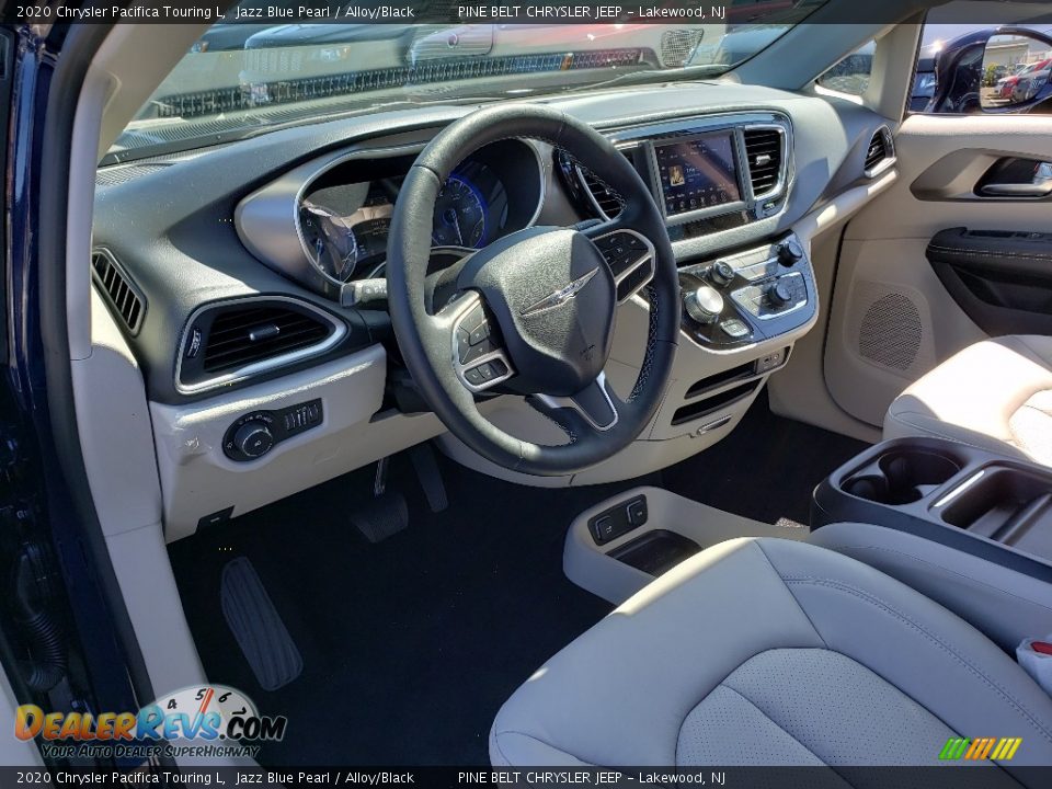 Front Seat of 2020 Chrysler Pacifica Touring L Photo #7