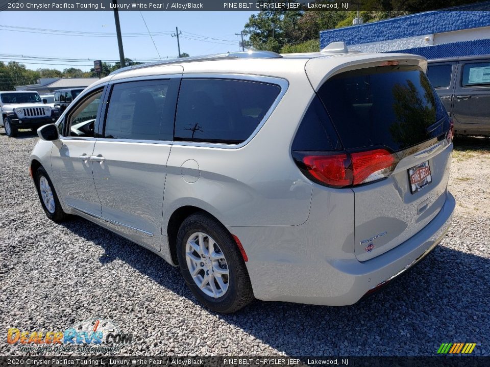 2020 Chrysler Pacifica Touring L Luxury White Pearl / Alloy/Black Photo #4