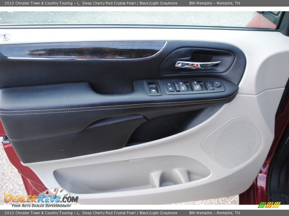2013 Chrysler Town & Country Touring - L Deep Cherry Red Crystal Pearl / Black/Light Graystone Photo #11