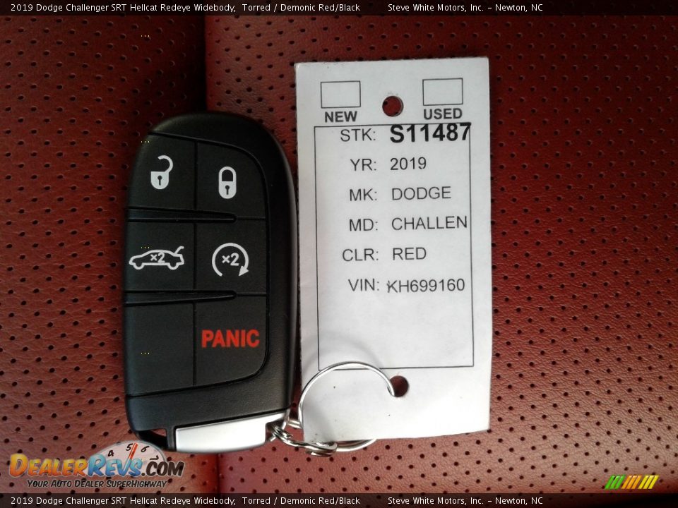 Keys of 2019 Dodge Challenger SRT Hellcat Redeye Widebody Photo #33