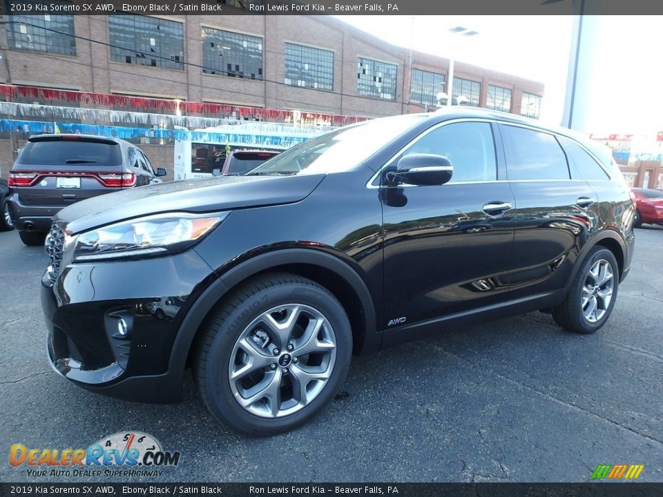 Front 3/4 View of 2019 Kia Sorento SX AWD Photo #7