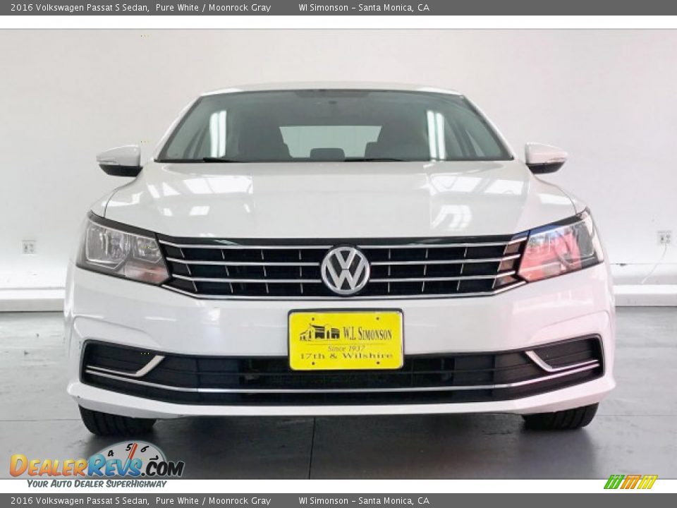 2016 Volkswagen Passat S Sedan Pure White / Moonrock Gray Photo #2