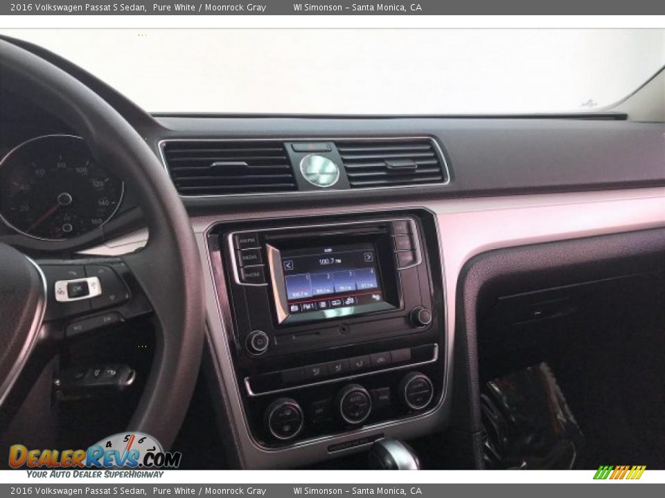 2016 Volkswagen Passat S Sedan Pure White / Moonrock Gray Photo #5