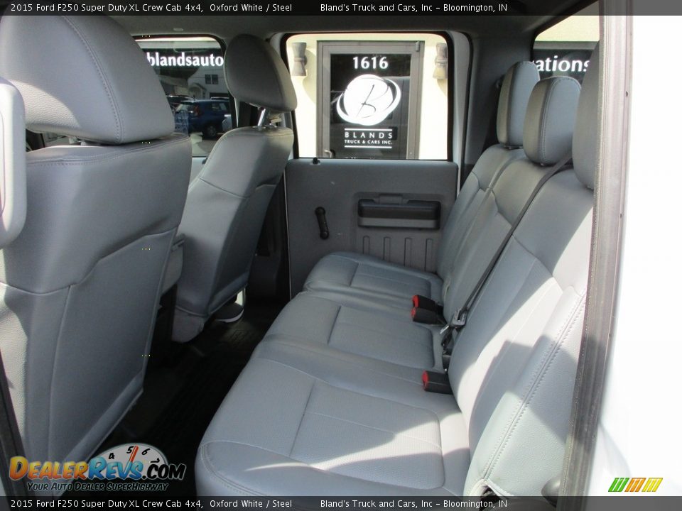 2015 Ford F250 Super Duty XL Crew Cab 4x4 Oxford White / Steel Photo #9