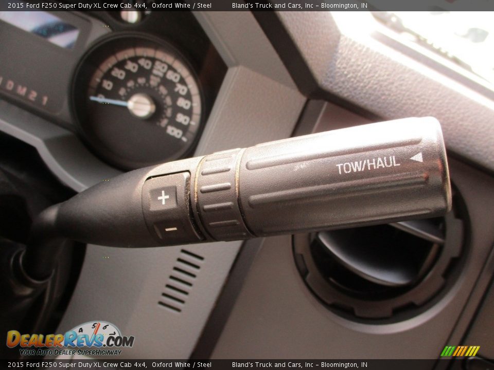2015 Ford F250 Super Duty XL Crew Cab 4x4 Oxford White / Steel Photo #14