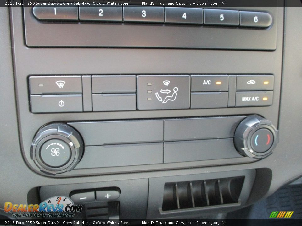 2015 Ford F250 Super Duty XL Crew Cab 4x4 Oxford White / Steel Photo #16