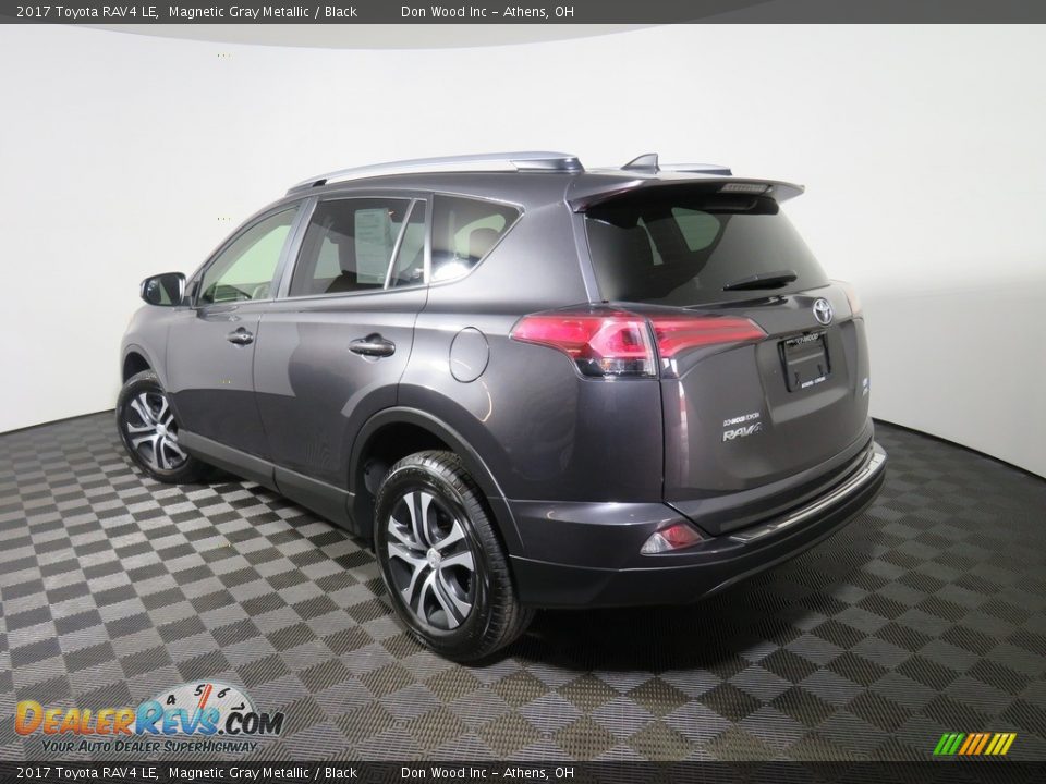 2017 Toyota RAV4 LE Magnetic Gray Metallic / Black Photo #11