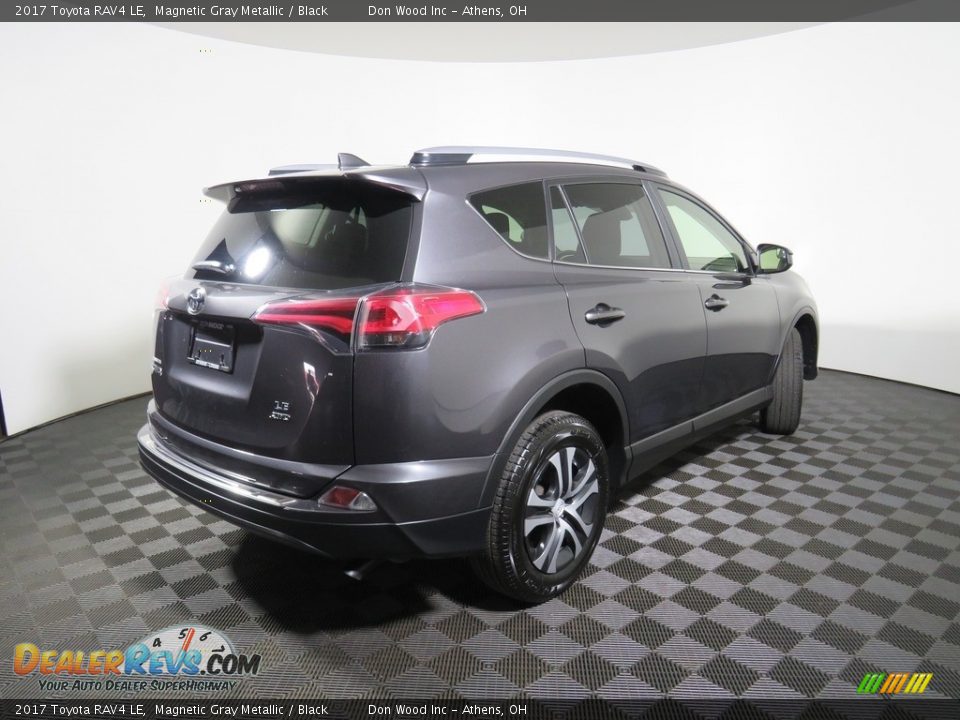 2017 Toyota RAV4 LE Magnetic Gray Metallic / Black Photo #15