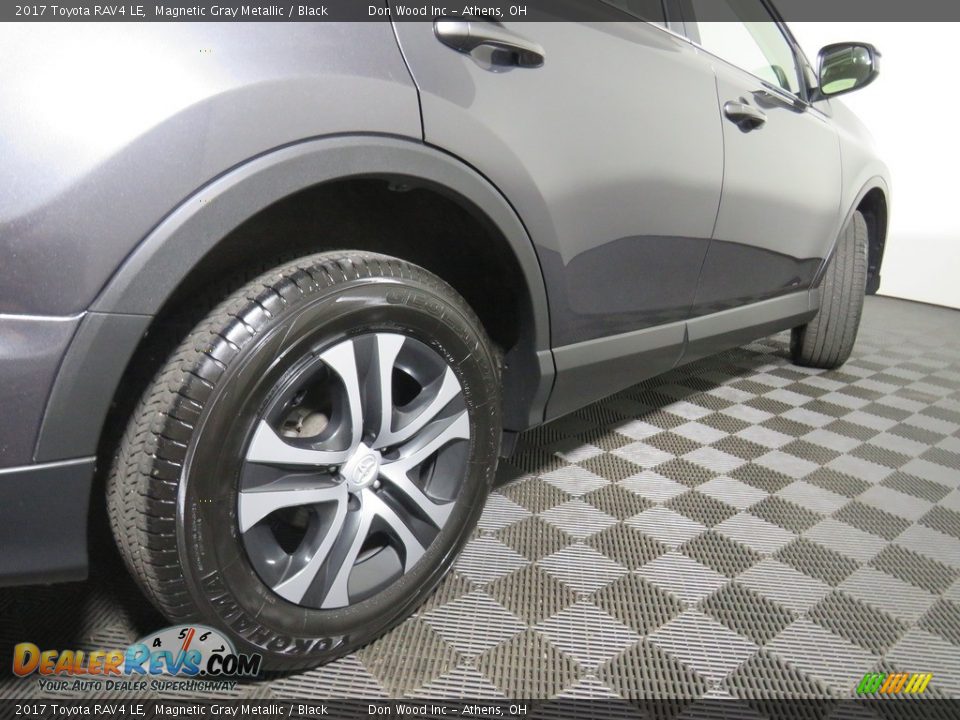 2017 Toyota RAV4 LE Magnetic Gray Metallic / Black Photo #16